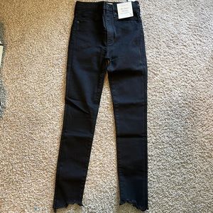 NWT Abercrombie & Fitch Super Skinny Ultra High Rise Black Sz 0 Short